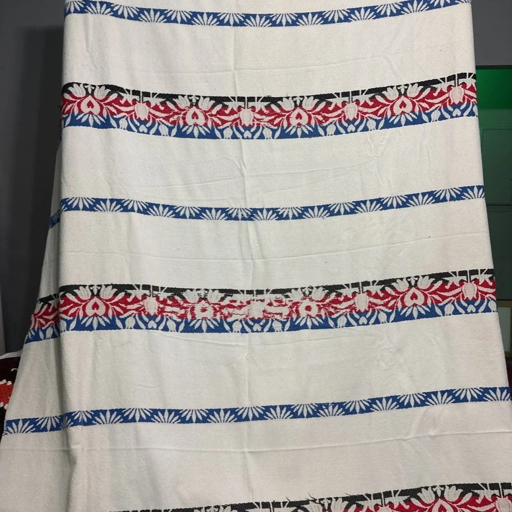 Vintage‎ Embroidered Red White Blue King Size Bedspread 76
